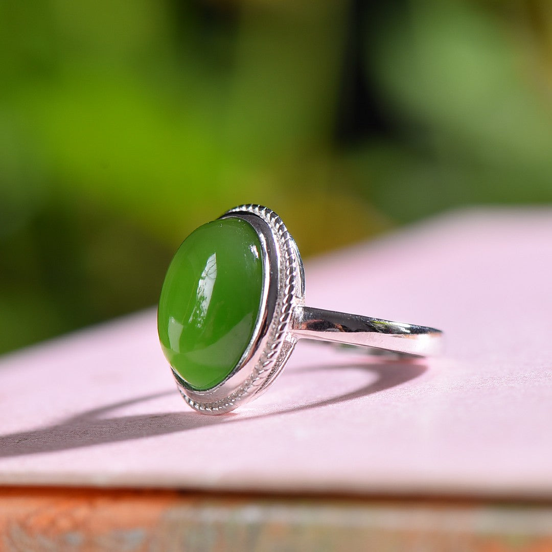 Silver inlaid Hetian jasper cabochon ring