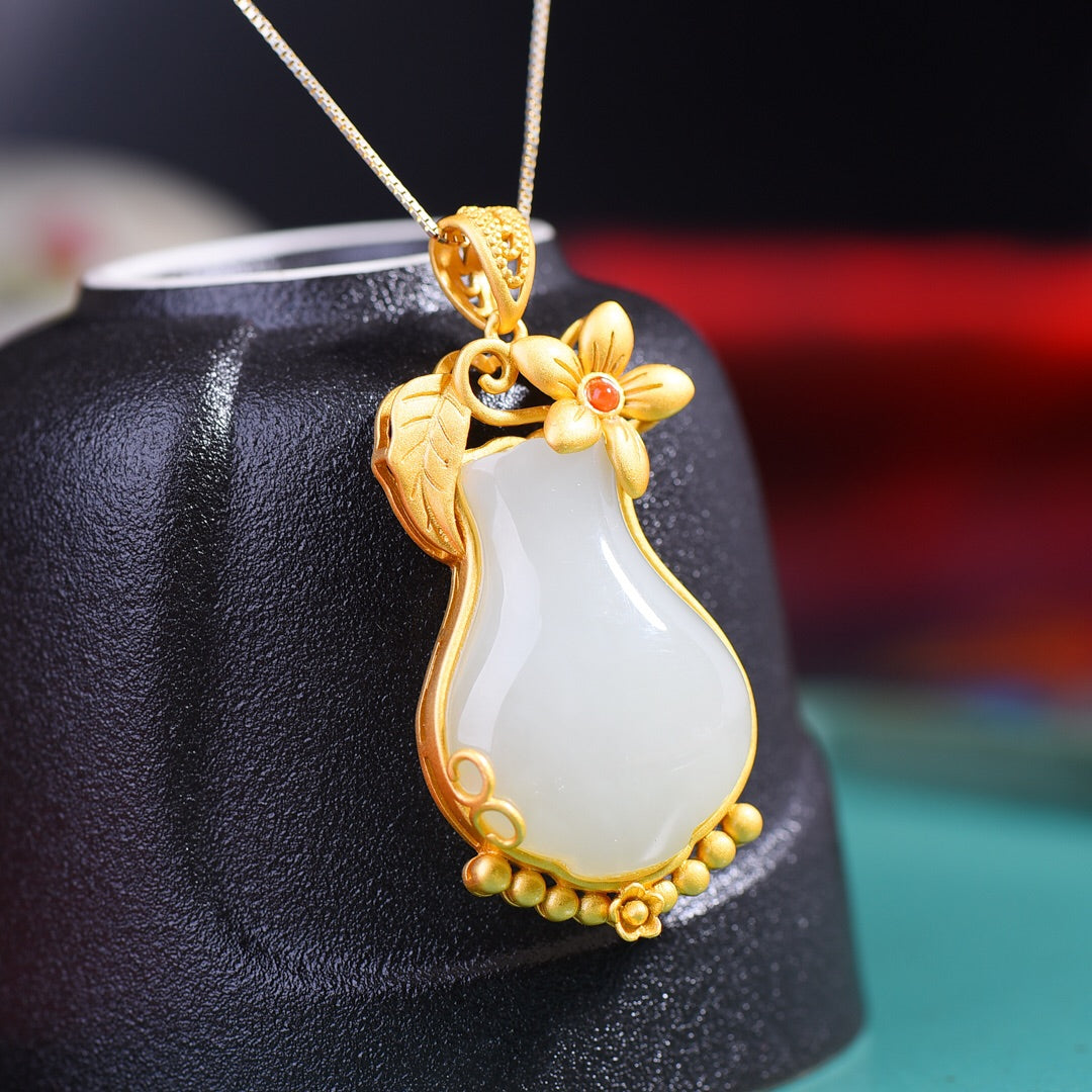 Gilt silver vase pendant with Hetian jade