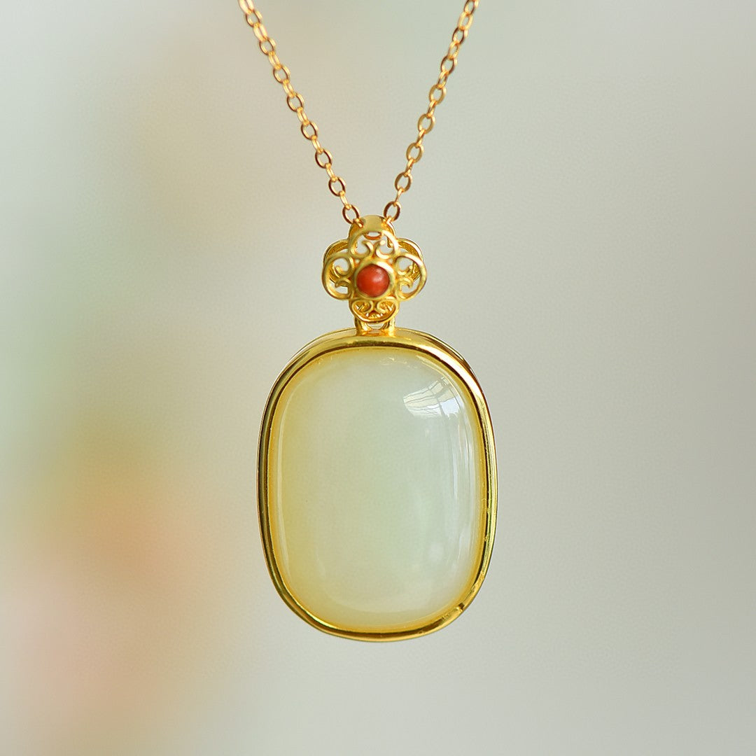 Gilt silver and Hetian jade egg noodles with southern red pendant