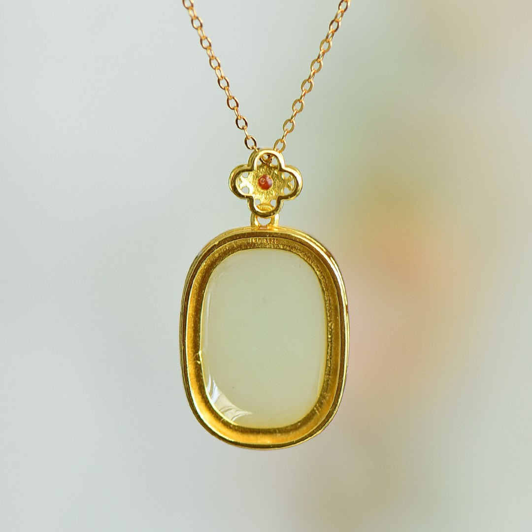 Gilt silver and Hetian jade egg noodles with southern red pendant