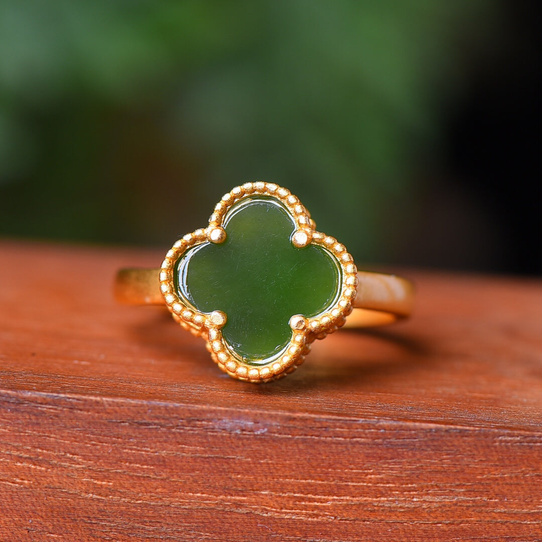 Gilt silver and Hetian jasper four-leaf clover ring