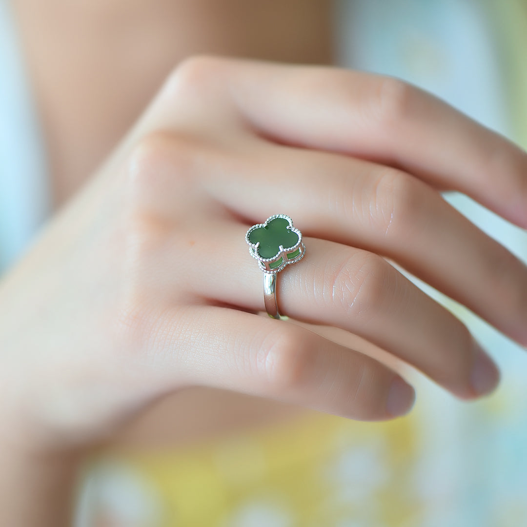 Silver inlaid Hetian jasper four-leaf clover ring