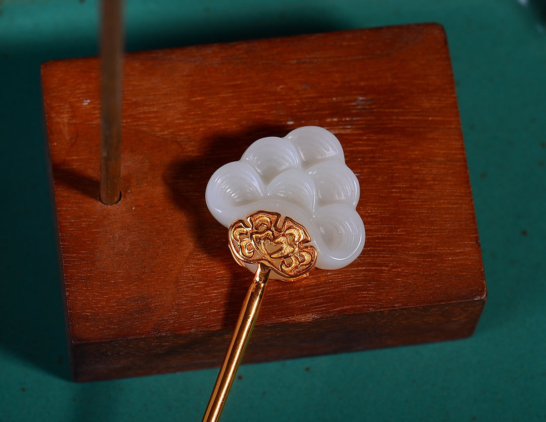 Silver gilt inlaid Hetian jade retro flower tag hairpin