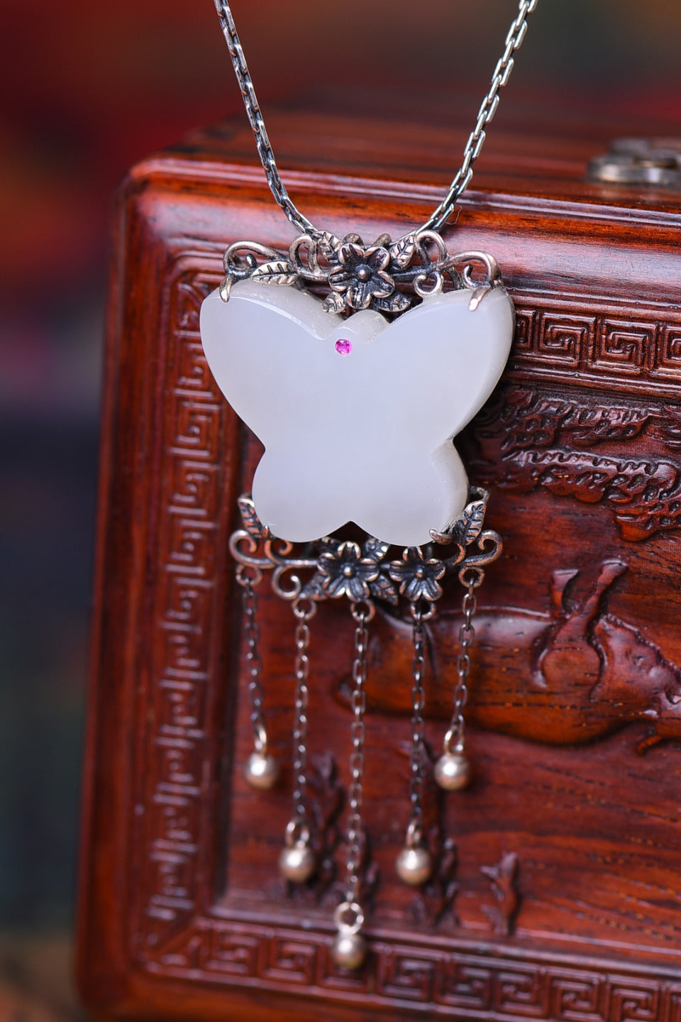 Silver inlaid Hetian jade pendant